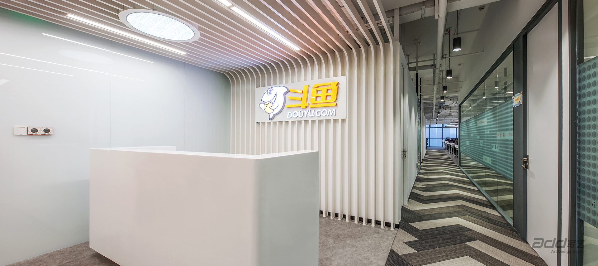 斗魚(yú)TV辦公室裝修設計 logo墻-pc